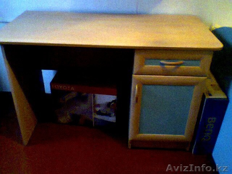 продажа стола с навесной  полкой и копьютерный стол - Изображение #2, Объявление #669804